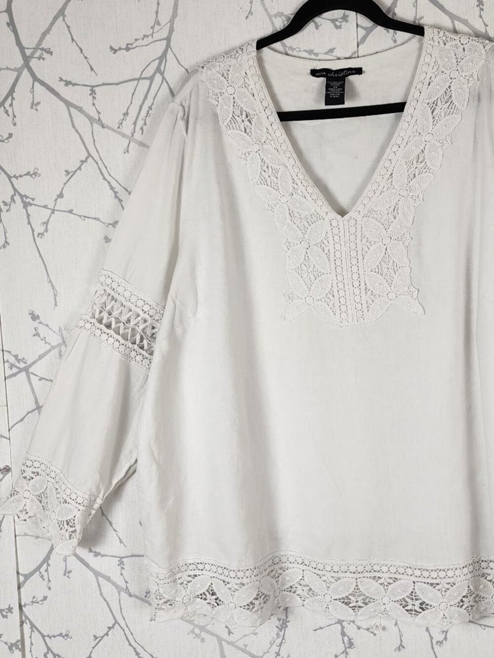 Ava Christine White Linen Blend Lace Crochet Trim V-Neck Top